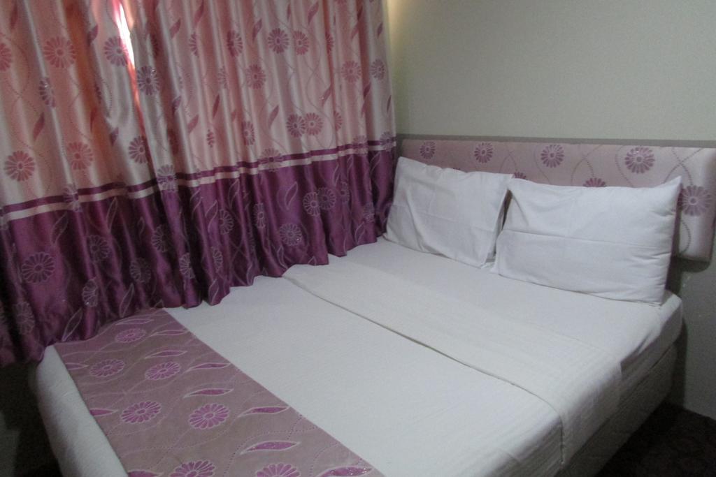 Meriton Hotel Сингапур Екстериор снимка
